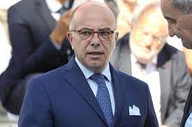 Administrer le territoire et garantir la sécurité des citoyens et des biens. Samedi A Hirson L Ancien Premier Ministre Bernard Cazeneuve Vient Evoquer Les Attentats De Charlie Hebdo