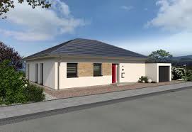 Terrasse auf garage grenzbebauung hessen; Winkelbungalow Mit Uberdachter Terrasse Und Garage Als Fertighaus Bauen