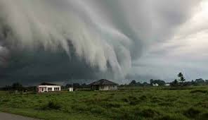 Subhanallah, Fenomena Menakutkan Di Sabah. Awan Yang Berbentuk Ombak Besar  Serta Mengeluarkan Bunyi Pelik