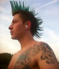 Green fan mohawk : r/Mohawks