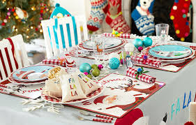 From colorful paper christmas tree centerpieces to rustic kraft paper table coverings that double as coloring space, we'll walk you through some thoughtful ways to welcome your smallest guests for the holiday dinner. How To Set The Kids Christmas Table Pottery Barn Kids