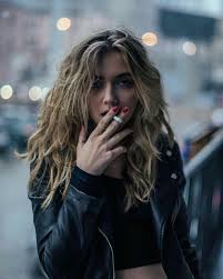 Udah gitu nyokapnya percaya aja lagi… maklumlah temen ane anak paling bungsu and paling di sayang… 75 Ide Merokok Terbaik Rokok Gadis Kuda Gambar Lama