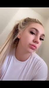 Kendra Nix's Instagram, Twitter & Facebook