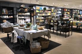 Je suis super content de l'accueil en magasin. H M Home La Fayette Fait Peau Neuve Et C Est Tres Chouette