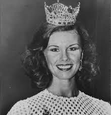 Dianne Cheatham's Instagram, Twitter & Facebook