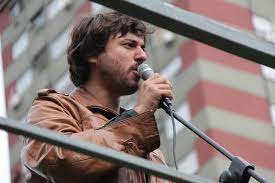 Juan grabois (23 de mayo de 1983, buenos aires, argentina) es abogado y líder del movimiento de juan es hijo de roberto pajarito grabois, conocido militante peronista en los años 60, y de. Grave Grabois Fue Sancionado Por El Poder Judicial A Partir De Un Decreto De La Revolucion Libertadora Agencia Paco Urondo Periodismo Militante