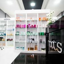 Our team members are extremely talented and deliver amazing customer service. Roots Beauty Salon Ask The Right Guy