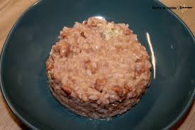 Il risotto gorgonzola e salsiccia è il classico primo piatto cremoso e goloso perfetto nelle fredde giornate invernali. Risotto Con Salsiccia E Gorgonzola Gatta In Cucina