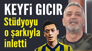 Mesut ozile inanilmaz benzeyen adam mesut ozil ismail yk ya senin olurum ben senin ananin sacmala sakin deli olurum kit kit nerdesin patlat gitsin 2004 20122013. Beyaz Futbol Abdulkerim Durmaz Dan Mesut Ozil E Ozel Beste Studyoyu O Sarki Ile Inletti Facebook