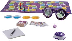 Juego de mesa es la clasificación que se da a los juegos que constan de un tablero y fichas de diferentes formas y colores, lo que obliga a que se organice sobre una superficie plana, generalmente una mesa, de ahí su nombre. Reglas Del Juego Googly Eyes Entretenimiento Digital