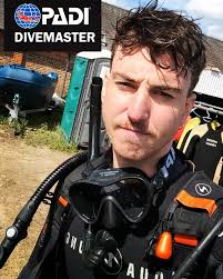 𝖎𝖙'𝖘 𝖌𝖔𝖎𝖓𝖌 𝖌𝖔𝖔𝖉.