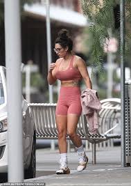 Enjoy our hd porno videos on any device of your choosing! Bookish And Busty Arabella Del Busso Wears Glasses And Goes Make Up Free For Training Session Daily Mail Online