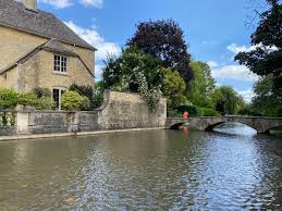 Top 10 coolest bourton on the water hotel 2021. Paddling At Bourton On The Water Red Kite Days