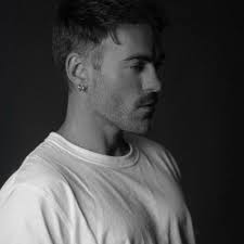 Robin Lamothe sur LinkedIn : On se souvient tous de notre première fois sur  des skis. Nous avons eu la…