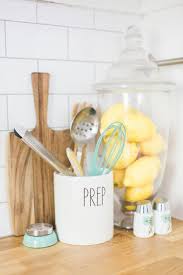 Kitchen Decor Essentials Kitchendecor Kitchen Decor Themes Kitchen Decor Essentials Kitchen Design Decor