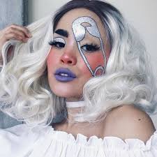 Ben jij een echte halloween queen en op zoek naar de juiste makeup? 32 Halloween Makeup Costumes To Create Last Minute Photos Allure