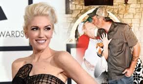 Gwen stefani sings about blake shelton and a wedding ring on her new christmas album, 'you make it feel like christmas' — get the details. Gwen Stefani Engagement Ring From Blake Shelton Everything To Know About 385k Ring Express Co Uk