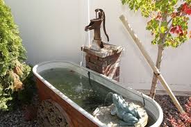 Brunnen Und Wasserspiele Im Garten Selber Bauen 70 Bilder Und Ideen Brunnen Garten Wasserbecken Garten Wasserelemente Im Freien