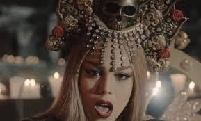 It was released on 28 august 2020, under the distribution of the label universal music, as a advancement of the second studio album of lola índigo. Lola Indigo Danna Paola Y Denise Rosenthal Reunidas Con Santeria