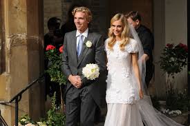 Es gibt unzählige unterschiedliche brautkleider und auch die stars präsentieren sich bei ihrer hochzeit gerne in unbeschreiblich schönen outfits. Brautkleider Der Stars Vogue Germany