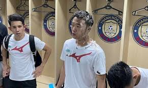 Theo ghi nhận của chúng tôi vào tối 27/4, cả một dàn điều hòa trên tường tầng 1 của chung cư an bình (số 97 trần bình, mỹ đình 2, nam từ liêm, hà nội) đã rơi xuống khu vui. 5v4fi7rs902s4m