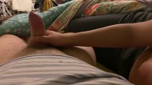 Faccio Una Sega Al Fratello Di Mio Marito - Pornhub.com