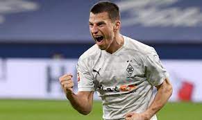 Lainer maakte in 2017 zijn debuut in het oostenrijks voetbalelftal. Fc Schalke 04 Borussia M Gladbach 0 3 Einmal Note 6