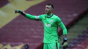 Browse 3,284 muslera stock photos and images available, or start a new search to explore more stock photos and. Galatasaray Yeni Sozlesme Icin Muslera Ya Mayis I Isaret Etti Sozcu Gazetesi