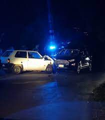 Secondo i primi accertamenti la vettura delle due vittime due anziani, viaggiava contro mano sulla carreggiata nord. Fasano Ultim Ora Scontro Sulla Via Delle Giritoie