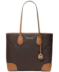 Fashion tas wanita terus berkembang. 15 Merk Tas Yang Sangat Terkenal Dengan Kemewahannya