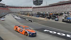 Nascar reacts to the battle at bristol. Empty Seats At Bristol Expose Nascar Attendance Challenges Abc News