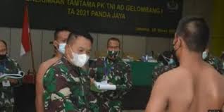 Msn indonesia | berita terkini hari ini dari beragam penyedia konten terbaik di indonesia untuk kanal berita, dunia, tekno, olahraga, hiburan, gaya hidup, ekonomi, travel, sehat & bugar berpadu. Kisah Anak Satpam Pantang Menyerah 9 Kali Daftar Tentara Akhirnya Jadi Tni Merdeka Com