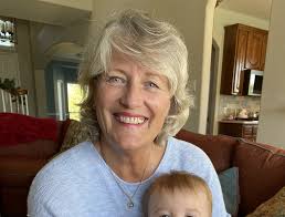 Heading to CT shortly, can't wait! I am wondering if I should be arriving  with cash or are there banks to withdraw cash? I'm assuming a lot of places  will use card