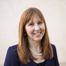 Dana Furman's Instagram, Twitter & Facebook