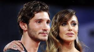 Biografia, età, flirt con antonino spinalbese, la storia con stefano de martino, il figlio santiago e la famiglia della showgirl argentina. Aggredirono Due Paparazzi A Processo Belen Rodriguez E Stefano De Martino La Repubblica