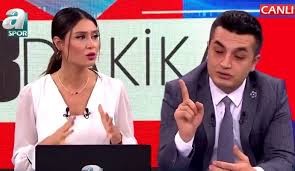 Saldırı sonucu yaralanan aspor muhabiri ve kameramanı polis futbolcuların arasından güçlükle aldı. A Spor Muhabiri Tazminatsiz Kovuldu Tele1