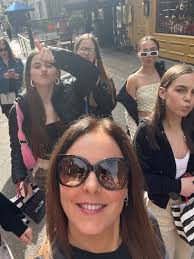 Jane Manuel (@applause_uk)