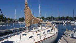 Visit Www Chicagomarinecanvas Com For More Information On Custom Covers Boat Covers Boat Sailing