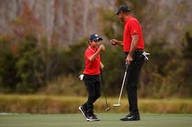 Последние твиты от tiger woods (@tigerwoods). Charlie Woods Mit Vater Tiger Bei Pnc Championship Golftime De