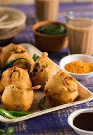Batata Vada Recipe Famous Mumbai Street Food Aloo Vada Recipe In 2020 Mumbai Street Food Food Street Food