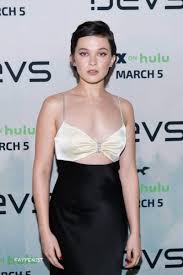 Cailee Spaeny Nude and Sexy Collection - Fappenist