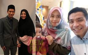 Ustaz ceraikan dia (fatin) dengan talak satu tengah hari tadi (selasa), tulisnya kepada portal mstar. Video Memang Kita Kena Tunggang Agama Pun Buka Cerita Cerai Dengan Isteri Pertama Da I Farhan Beri Pesanan Kepada Adik Gempak