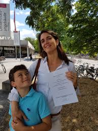 Zeichen von angela merkel und virologin melanie brinkmann. Melanie Brinkmann Auf Twitter This Photo Shows Me And My Oldest Son After The Ceremony With Tubraunschweig President Anke Kaysser Pyzalla On The Tu Campus He Loved The Donuts She Reserved For Him