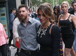 Aunque la química dentro de la cancha entre lionel messi, luis suárez y. Football Shakira Football Stars To Dance At Lionel Messi S Wedding Football News Top Stories The Straits Times