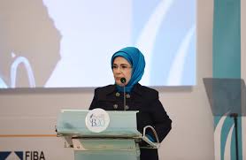 Im patriarchalisch geprägten aserbaidschan ist es für frauen schwer, mit ihren themen gehör zu finden. First Lady Von Aserbaidschan Nimmt In Antalya An Einer Gemeinsamen Sitzung Business 20 Frauen 20 Teil Azertag Aserbaidschanische Staatliche Nachrichtenagentur