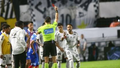 Neymar &eacute; suspenso por dois jogos pelo STJD ap&oacute;s pol&ecirc;mica em Santos x Bahia | CNN Brasil