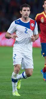 Muchos recuerdan el duelo ante colo colo, pero el primer encuentro fue ante la u en el estadio nacional. Eugenio Mena Wikipedia