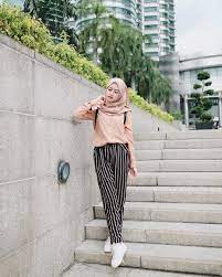 Tidak terkecuali inovasi dan kreasi didalam fashion hijab. Ashfiya Hijab Style Fashion Model Pakaian Remaja Wanita Model Pakaian Hijab Model Pakaian