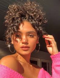 Cafebreria El Pendulo Mexico City Bookstores Worth Visiting In 2020 Mexico City Travel Mexico City Travel Guide Mexico Travel In 2020 Medium Length Curly Hair Curly Hair Styles Aesthetic Hair