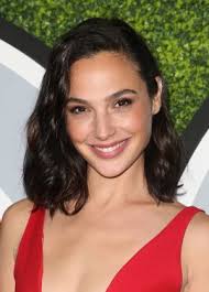 Gal gadot, dazzled in sparkling dress as she arrived at the 2020 vanity fair oscar party on sunday night (february 9) at the wallis annenberg center for the performing arts in beverly hills, calif. Gal Gadot Bilder Star Tv Spielfilm